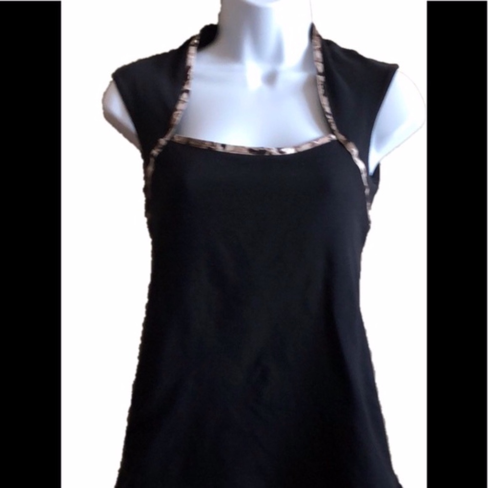 Lululemon Vitalize Black Top with Satin Trim - Size 6
